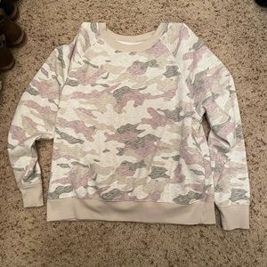 Camo Old Navy crewneck sweatshirt
